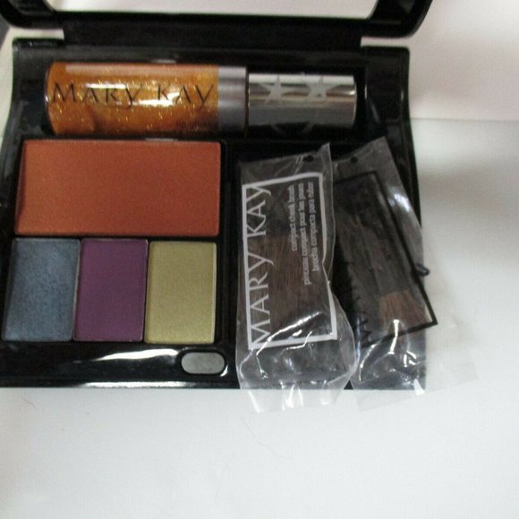 MARY KAY 8 pc Mineral Compact LOT - Picture 4 of 5
